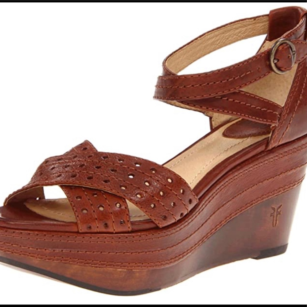 FRYE Women's Carlie Perf Platform Sandal
